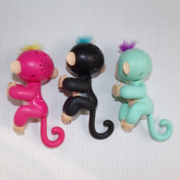 3 Fingerlings Monkeys Interactive Work Pink Black Green - Picture 10 of 13